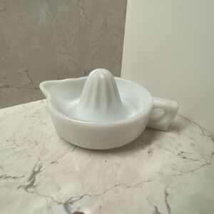 Vintage Sunkist White Milk Glass Collectible Juicer Reamer Farmhouse kitchenware